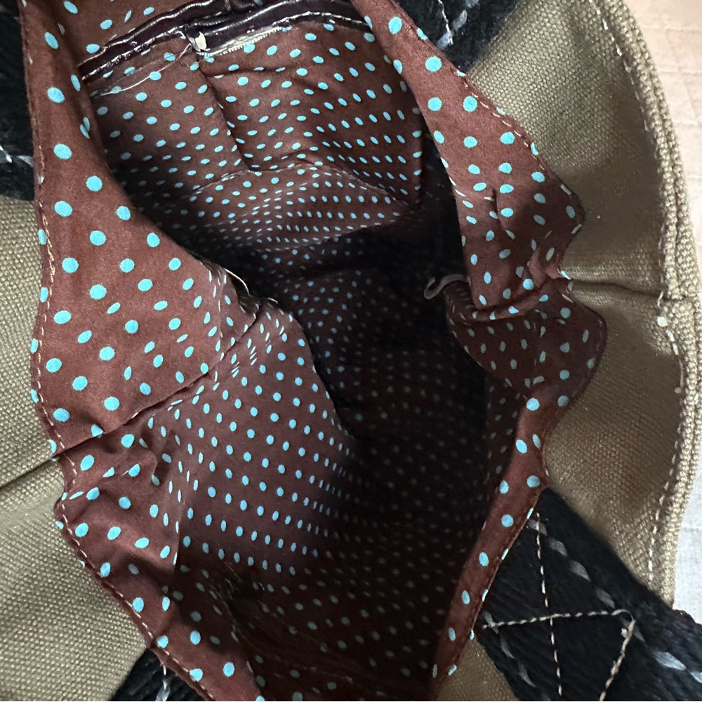 CHALA CANVAS and Vegan Leather Beagle Tote Bag - Picture 4 of 5